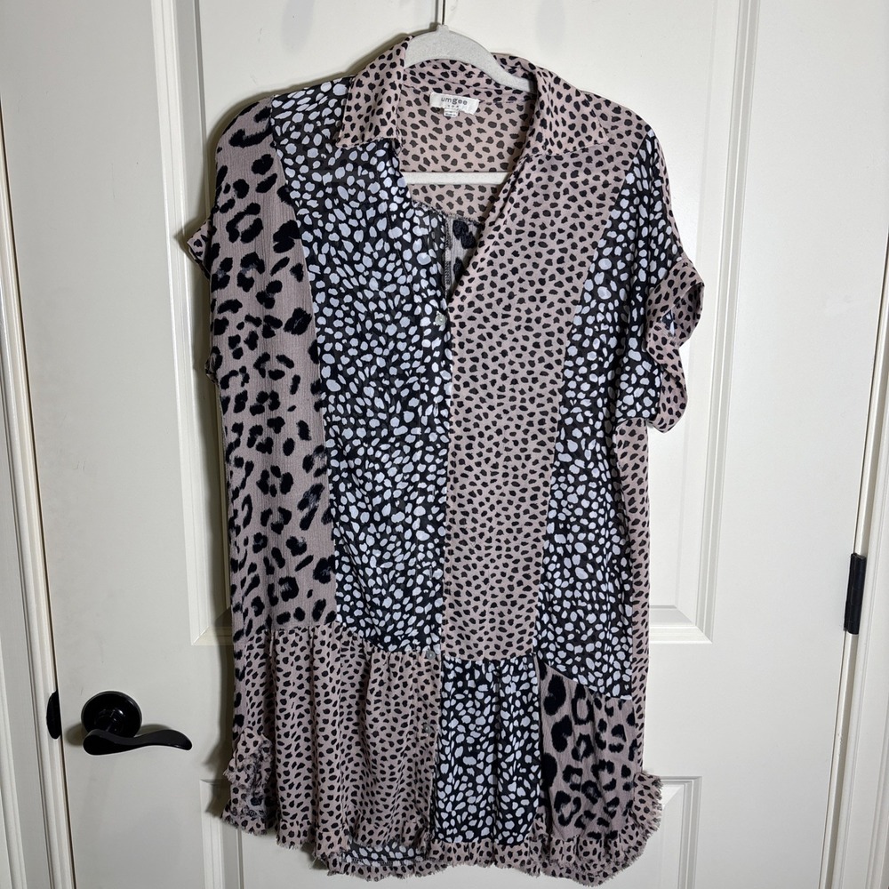 Umgee USA Medium‎ Tan Black Animal Print Button Down Chiffon Short Sleeve Blouse